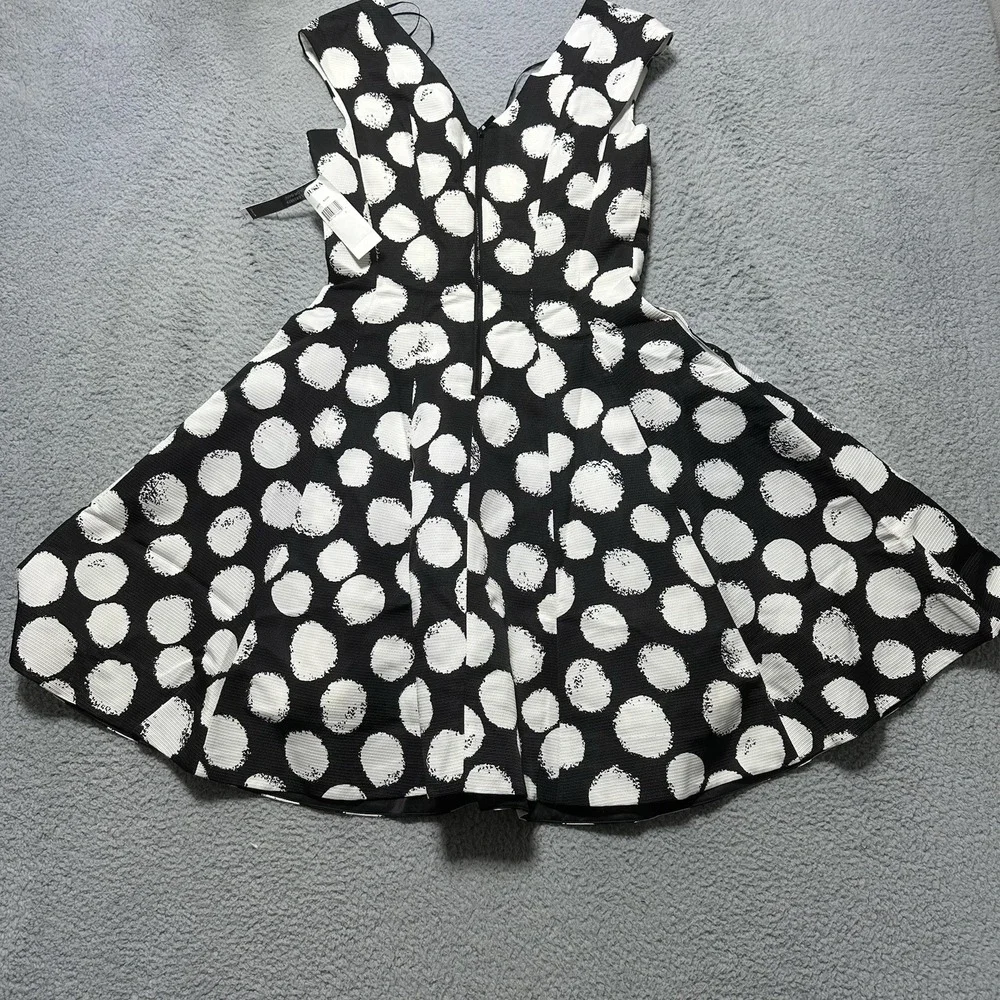 Julia Jordan Women's V Neck Extended Shoulder Polka Dot Fitflare Size 6‎ Pin Up